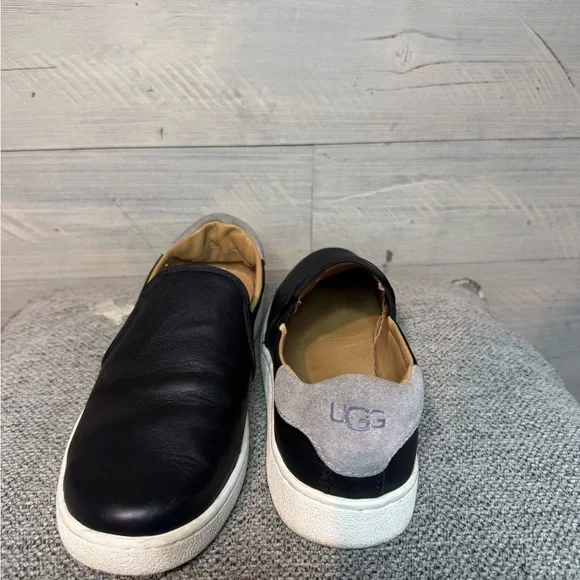 UGG | Shoes | Ugg Black And Gray Slipon Loafers With  display picture 1